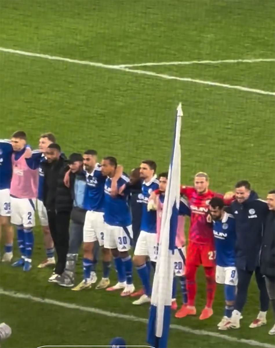 Dileta Leota na tribinama navija za muža Lorisa Karijusa