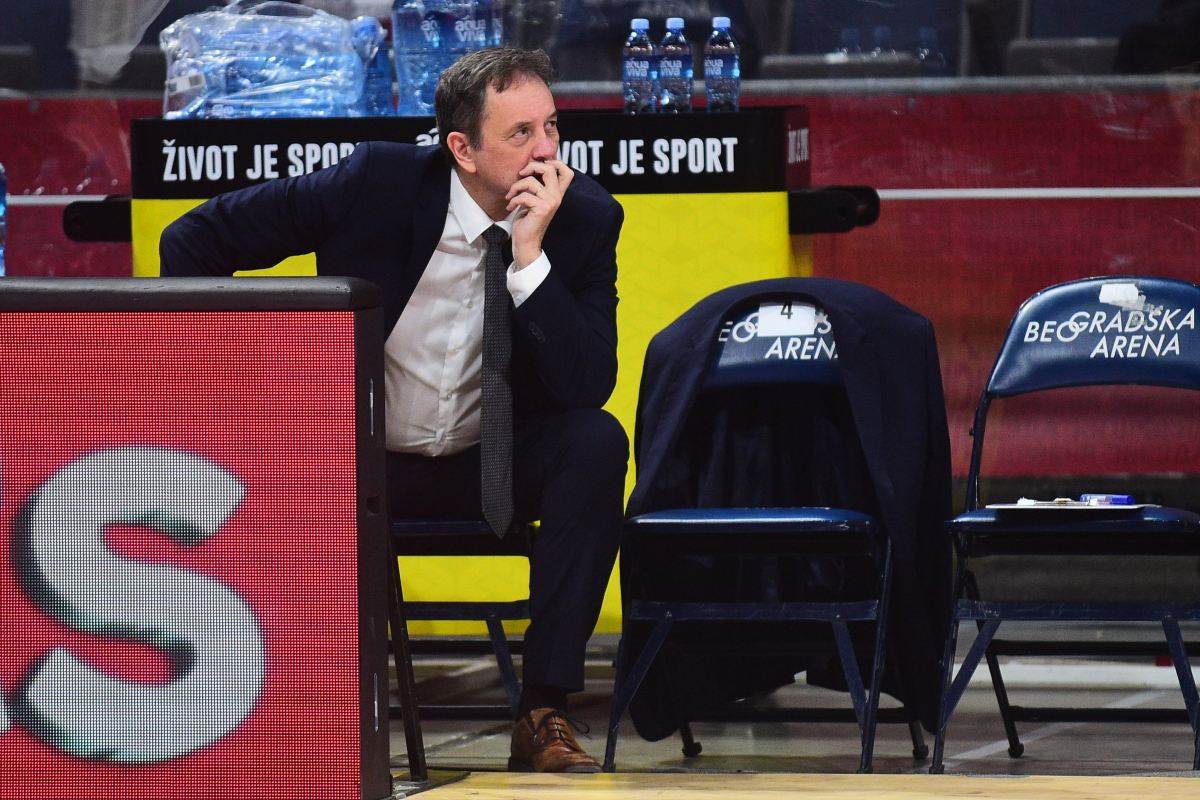 Danijel Jusup sedi na klupi