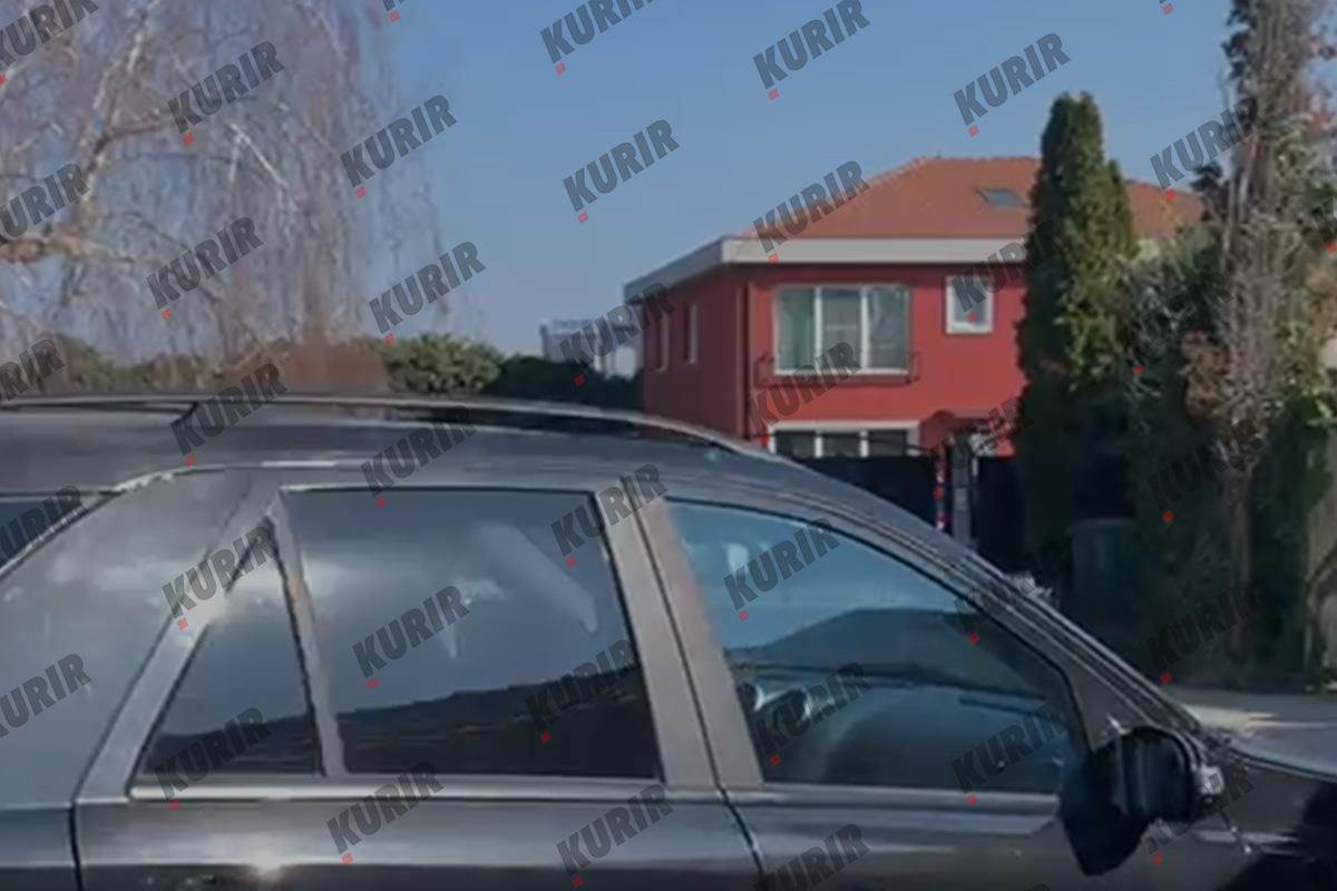 Suzana Jovanović stigla u svoj porodični dom (3).jpg