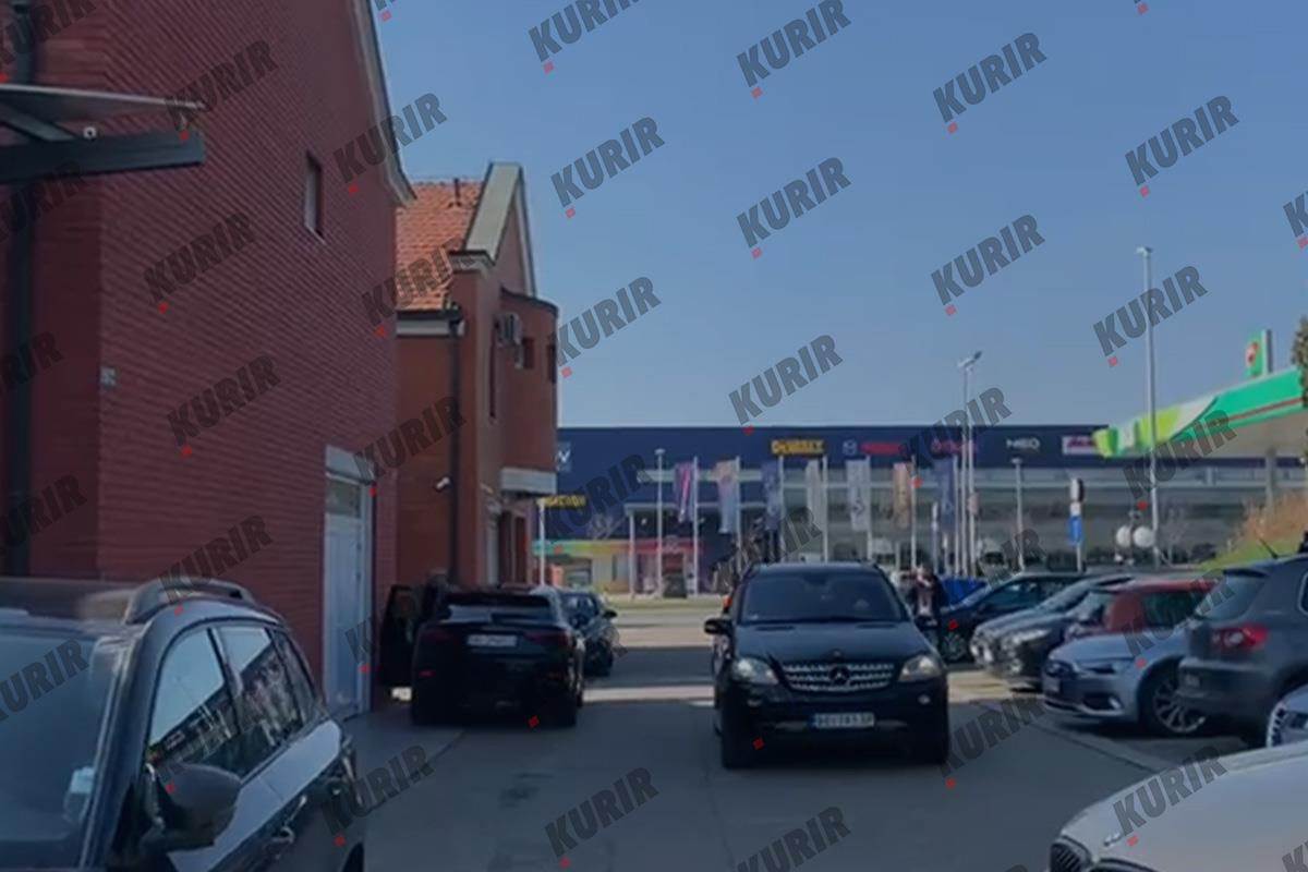 Suzana Jovanović stigla u svoj porodični dom (5).jpg