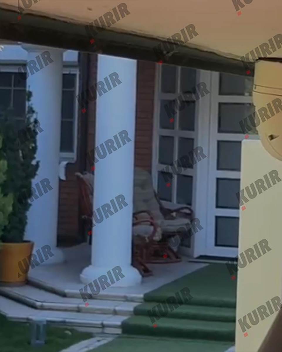 Suzana Jovanović stigla u svoj porodični dom (6).jpg