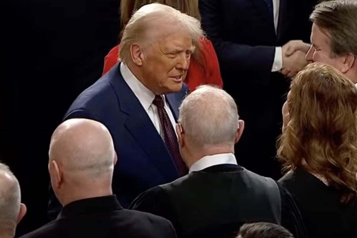 donald tramp obracanje kongresu 2.png