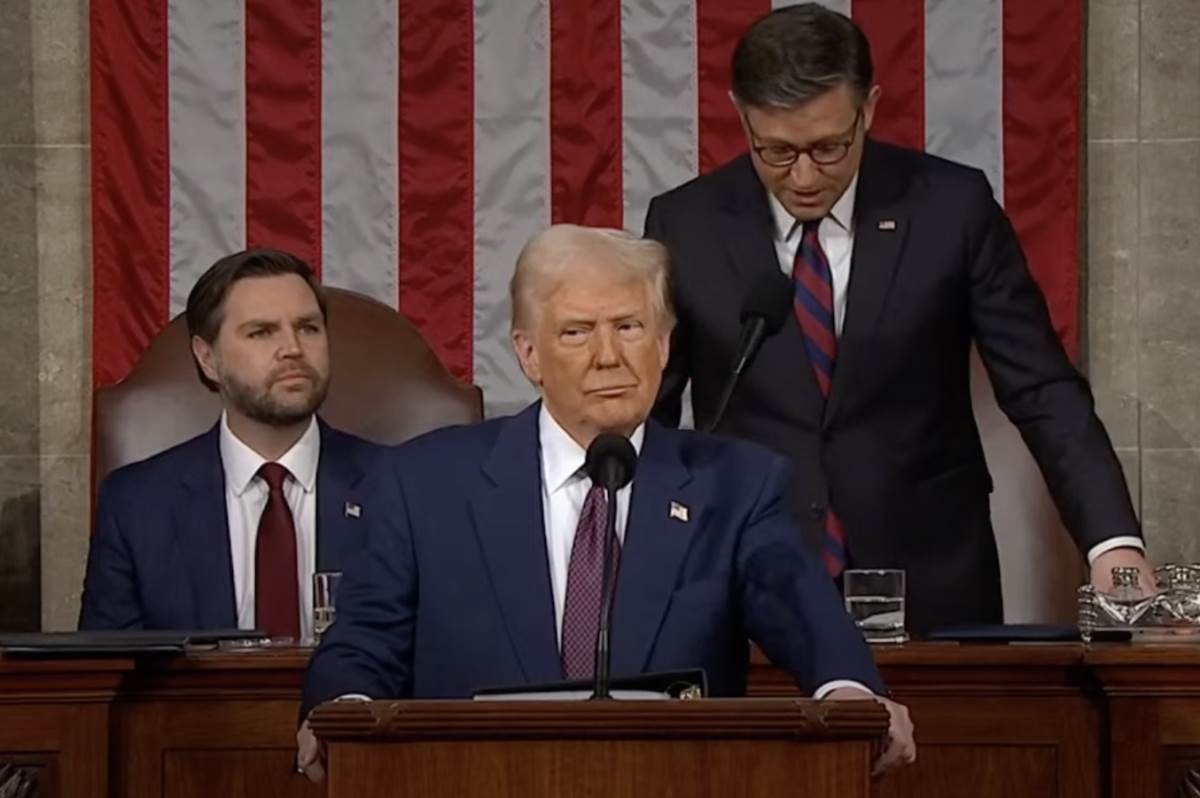 donald tramp obracanje kongresu 3.png