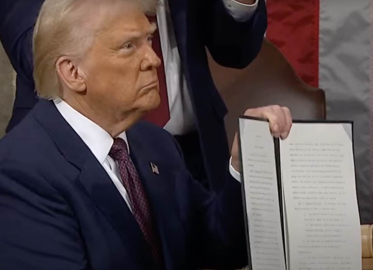 donald tramp se obratio kongresu 2.png