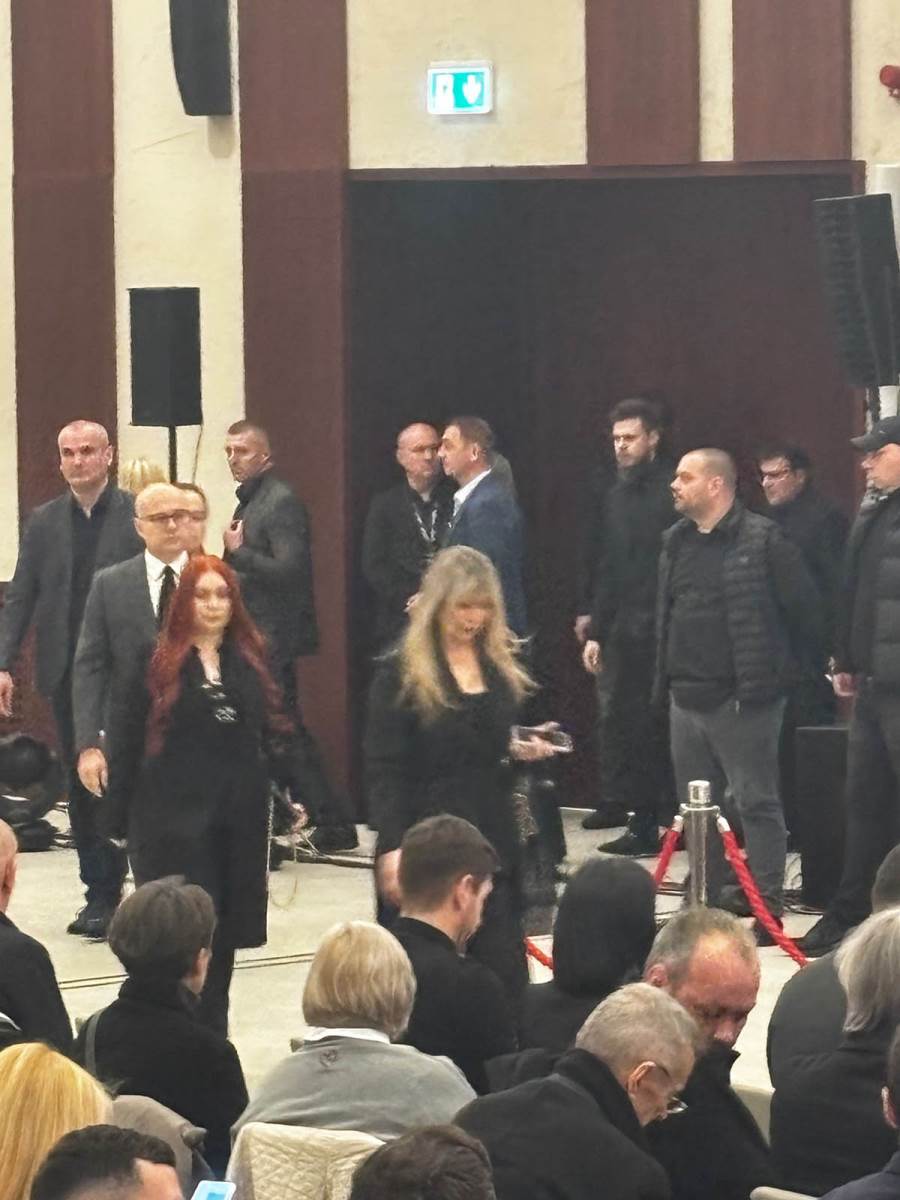 Najemotivniji trenuci sa sahrane Saše Popovića