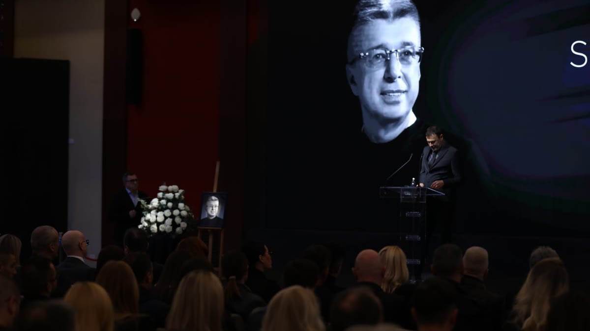 Aplauz za Sašu Popovića na komemoraciji