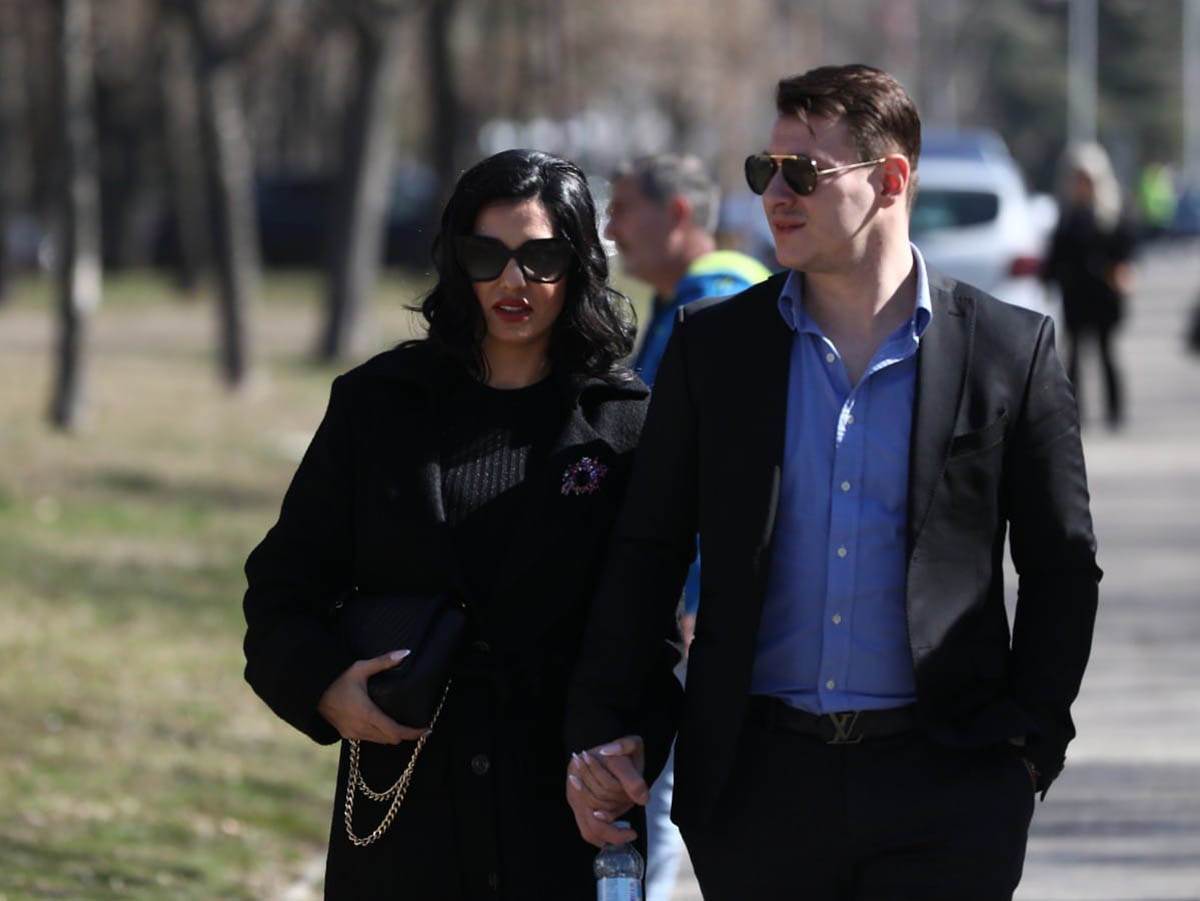 Tanja Savić na sahrani Saše Popovića