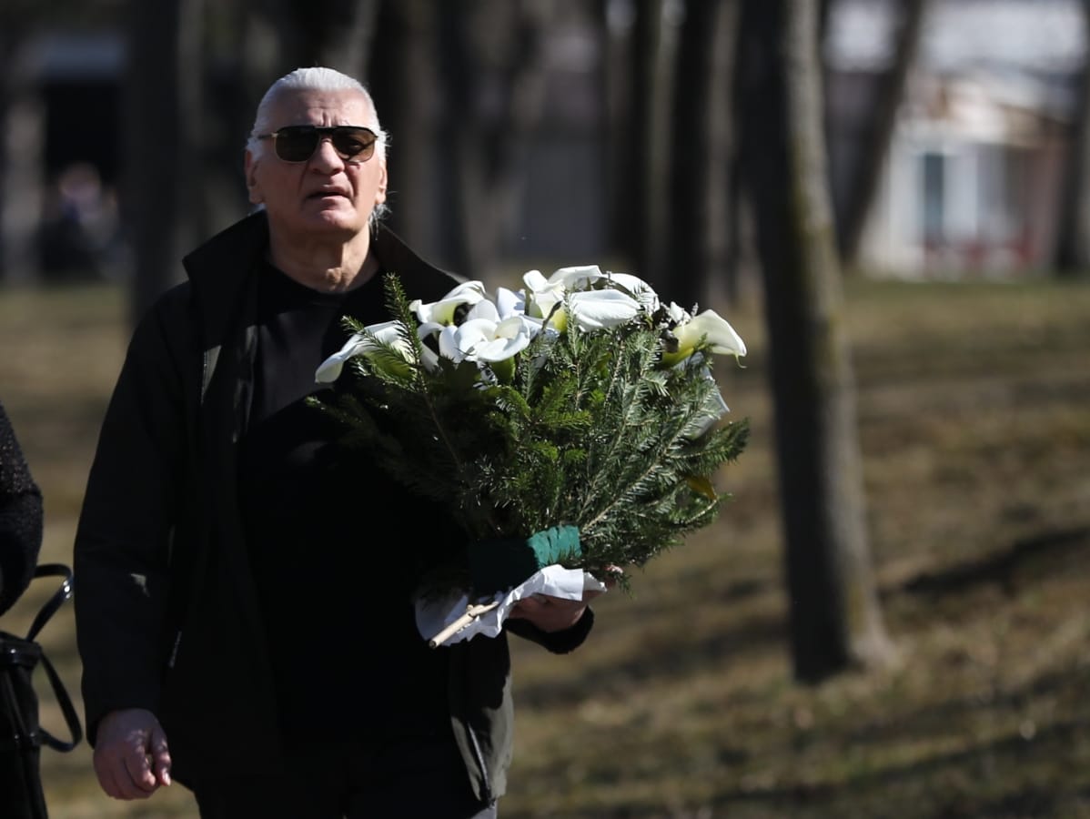 Poznati na sahrani Saše Popovića Futa Radulović, Dragan Kojić Keba i ćerka Nataša,