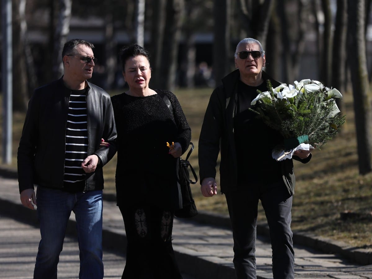 Poznati na sahrani Saše Popovića Futa Radulović, Dragan Kojić Keba i ćerka Nataša,