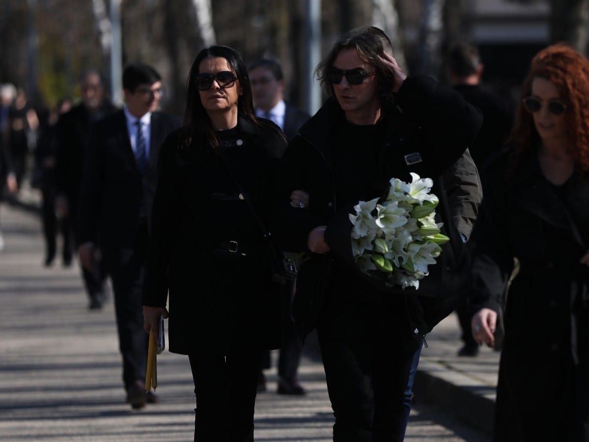 Osam sveštenika služi opelo Saši Popoviću