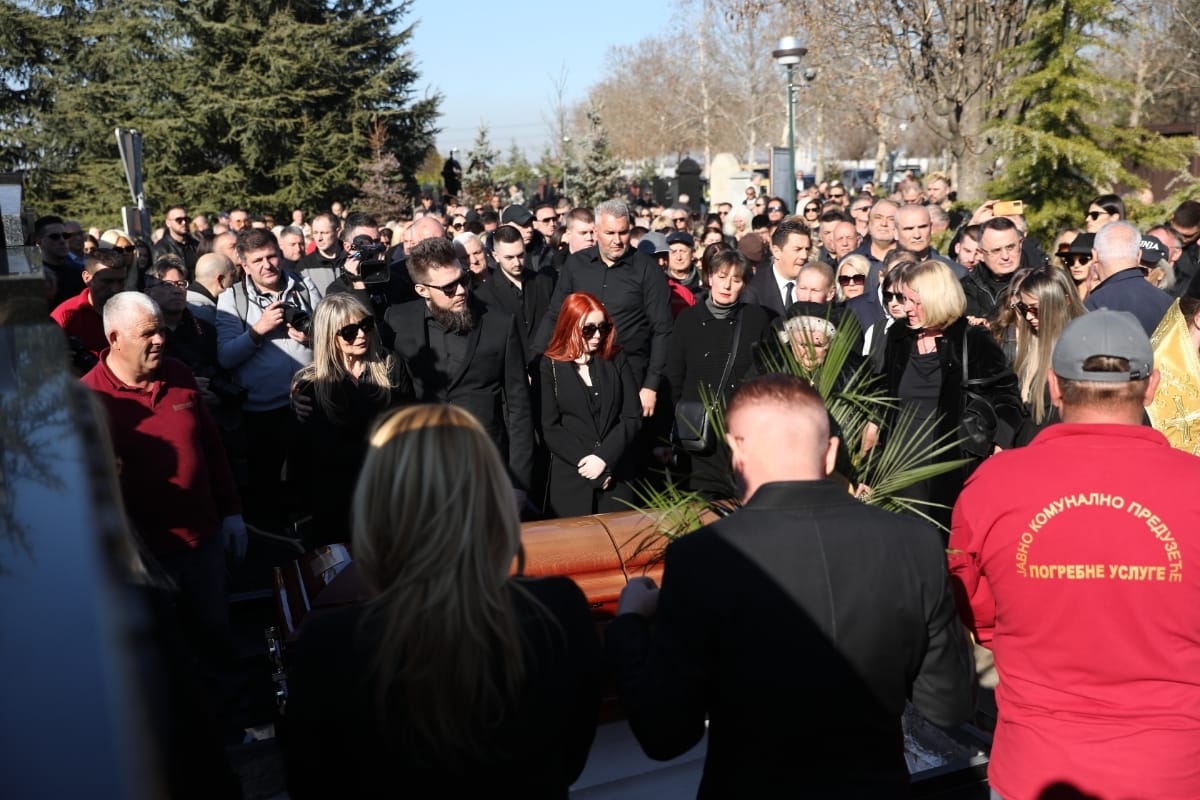 Najemotivniji trenuci sa sahrane Saše Popovića
