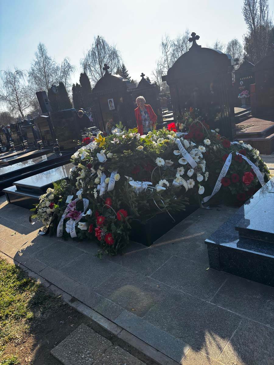 Sahranjen Saša Popović 1.jpg