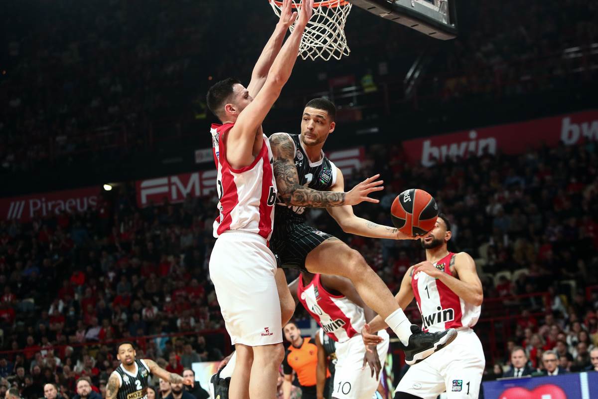 Olimpijakos Partizan (4).JPG