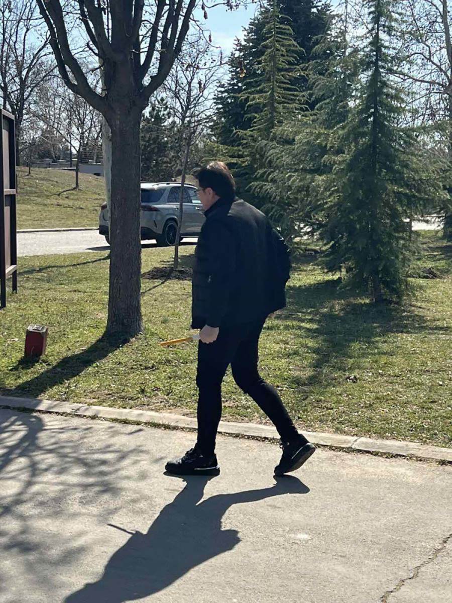 Porodica Saše Popovića stigla na Bežanijsko groblje