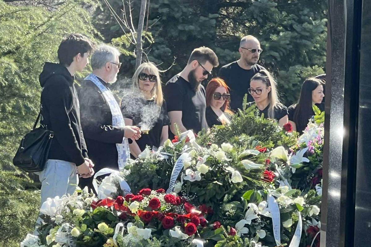 Porodica Saše Popovića stigla na Bežanijsko groblje