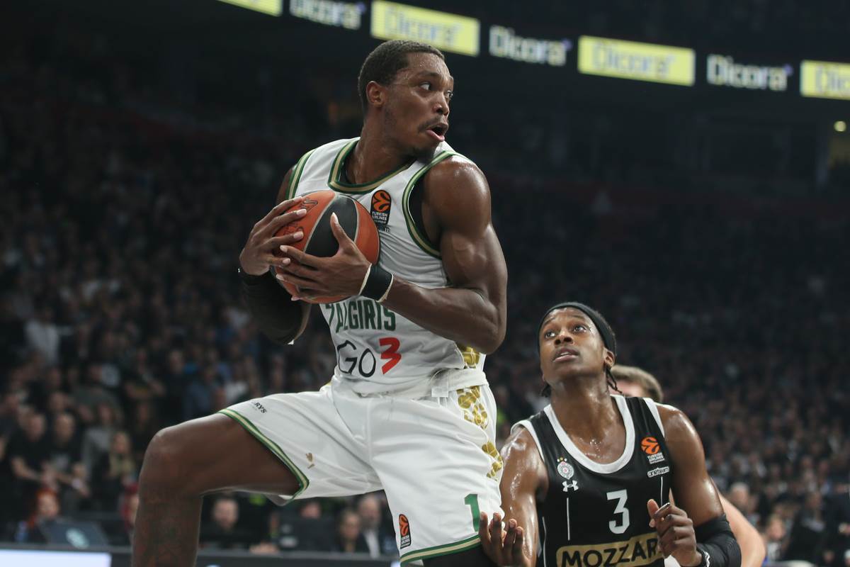 Loni Voker kosarkas Zalgirisa na utakmici Evrolige protiv Partizana