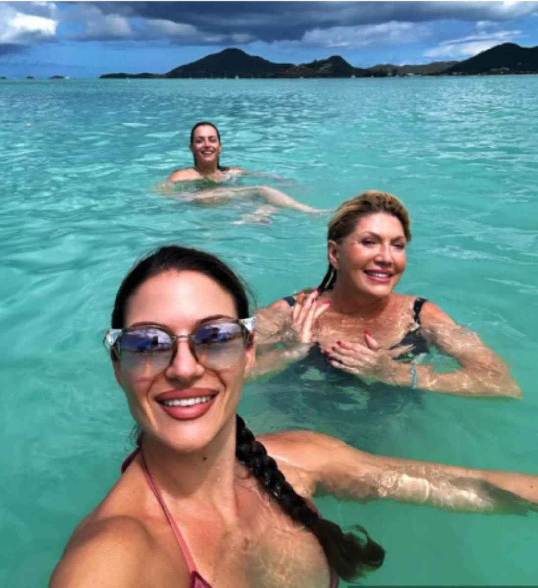 Suzana Mančić ćerke