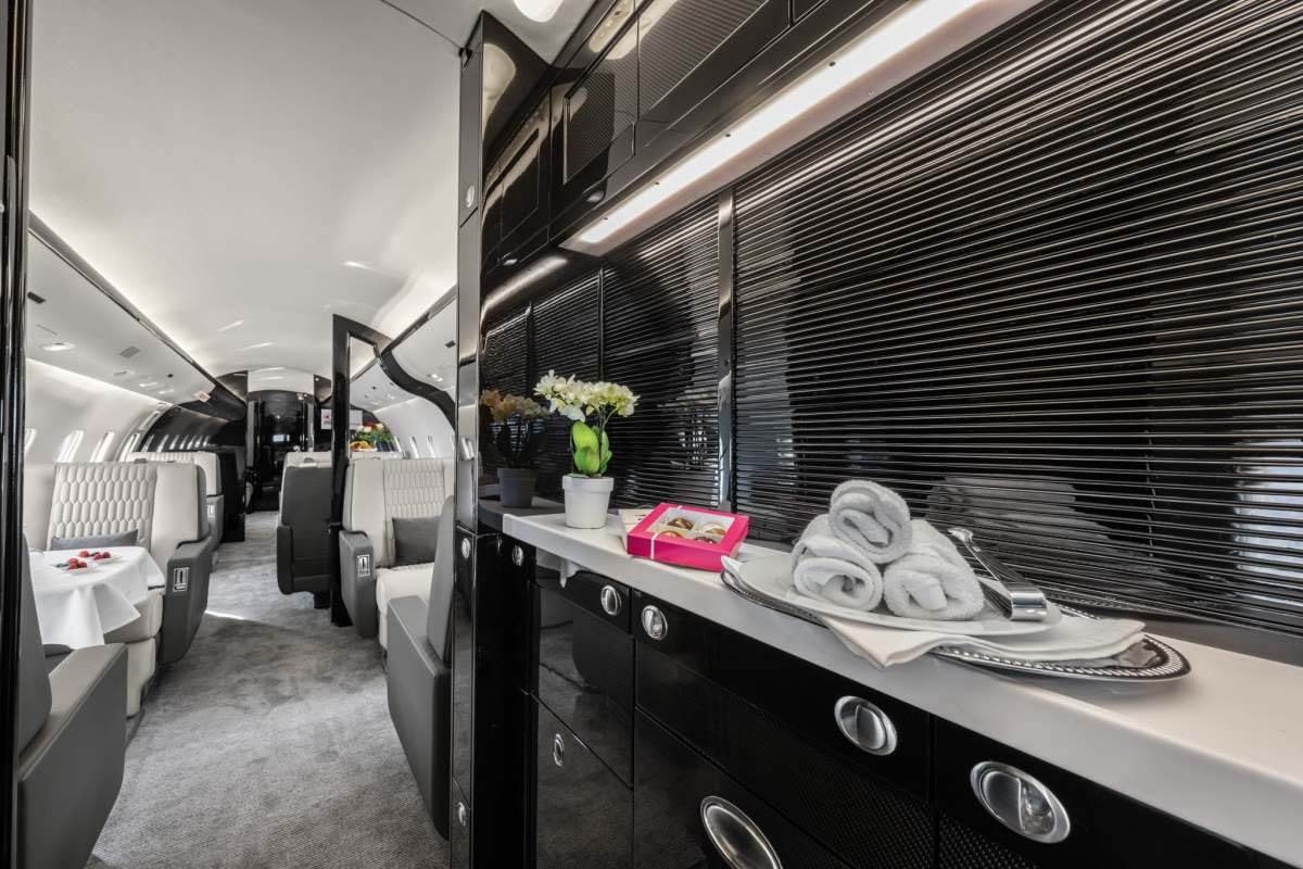 Unutrašnjost Trampovog aviona (3).jpg