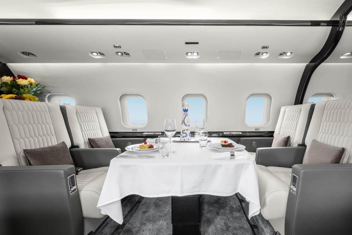 Unutrašnjost Trampovog aviona (4).jpg