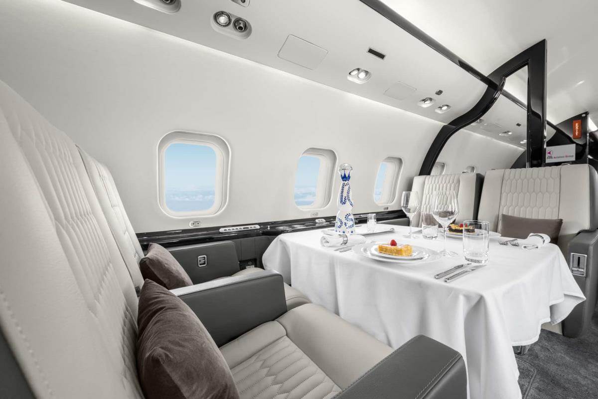 Unutrašnjost Trampovog aviona (6).jpg