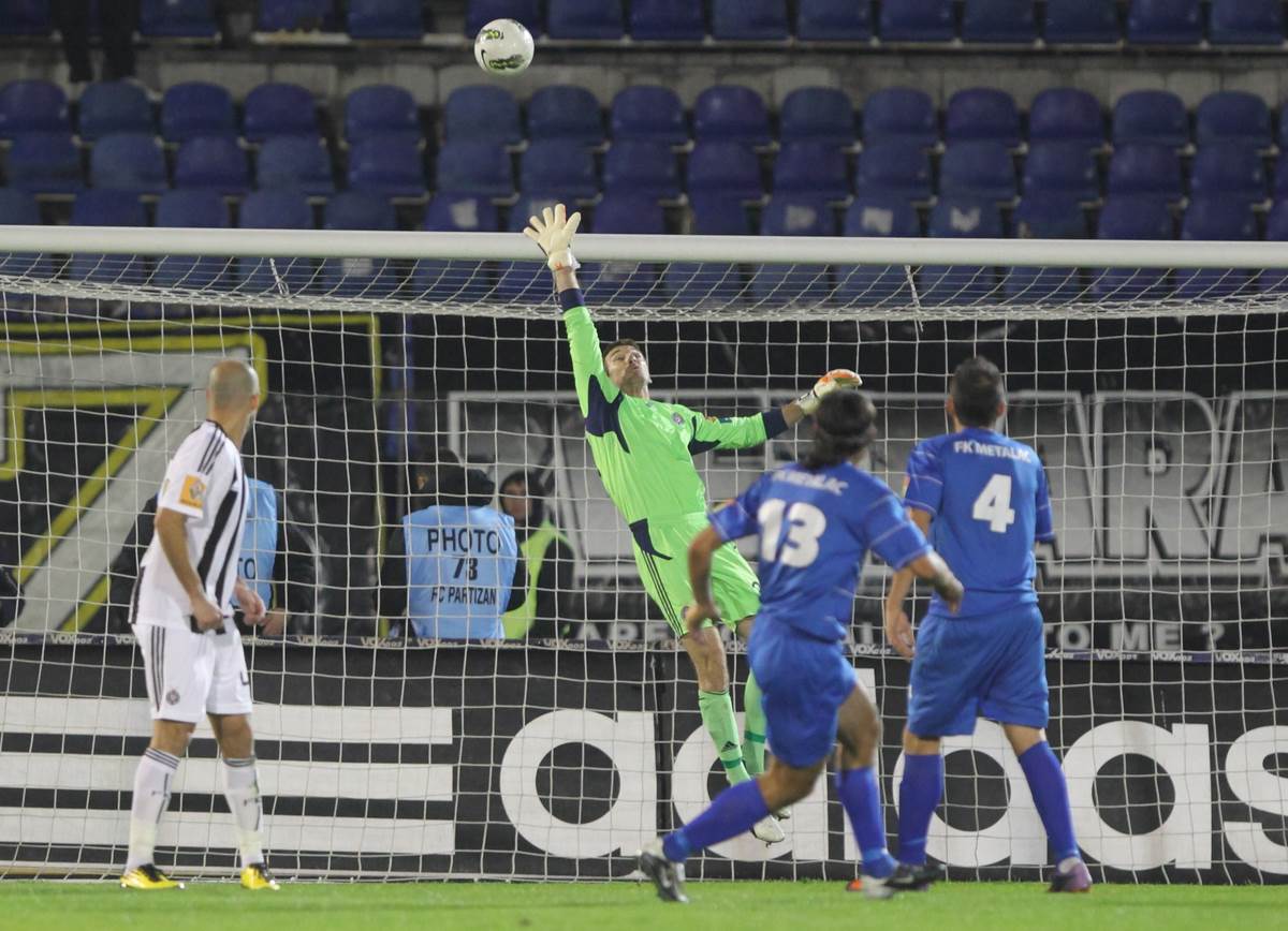 Radiša Ilić u kopu sa navijačima OFK Beograda