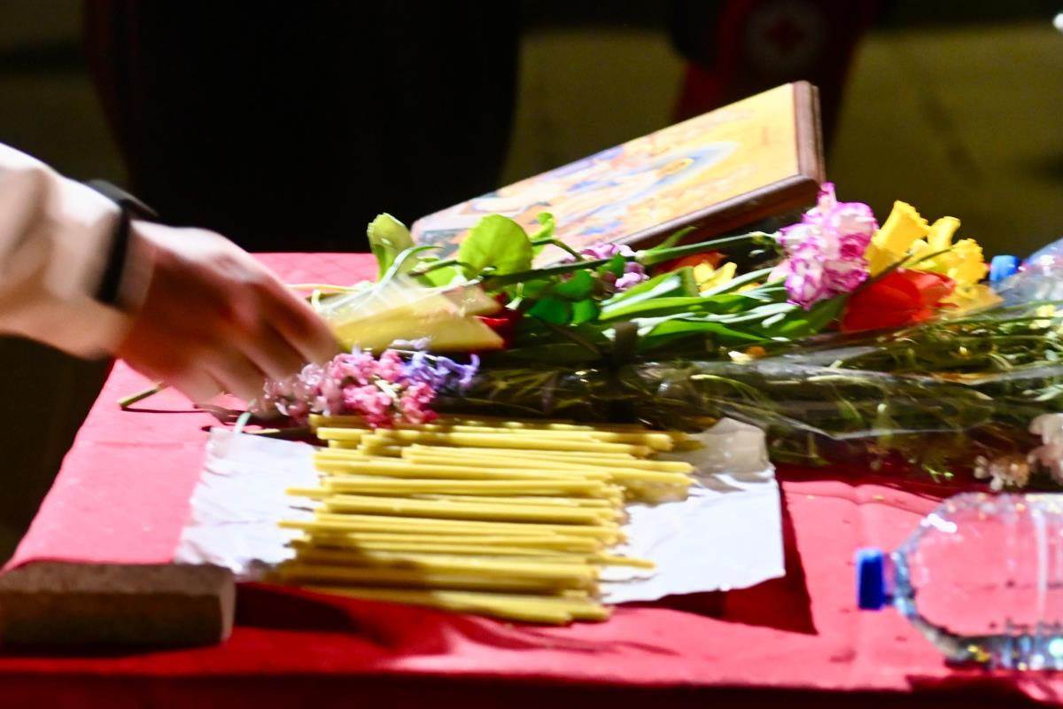 Građani odaju poštu nastradalima u Kočanima (2).jpg