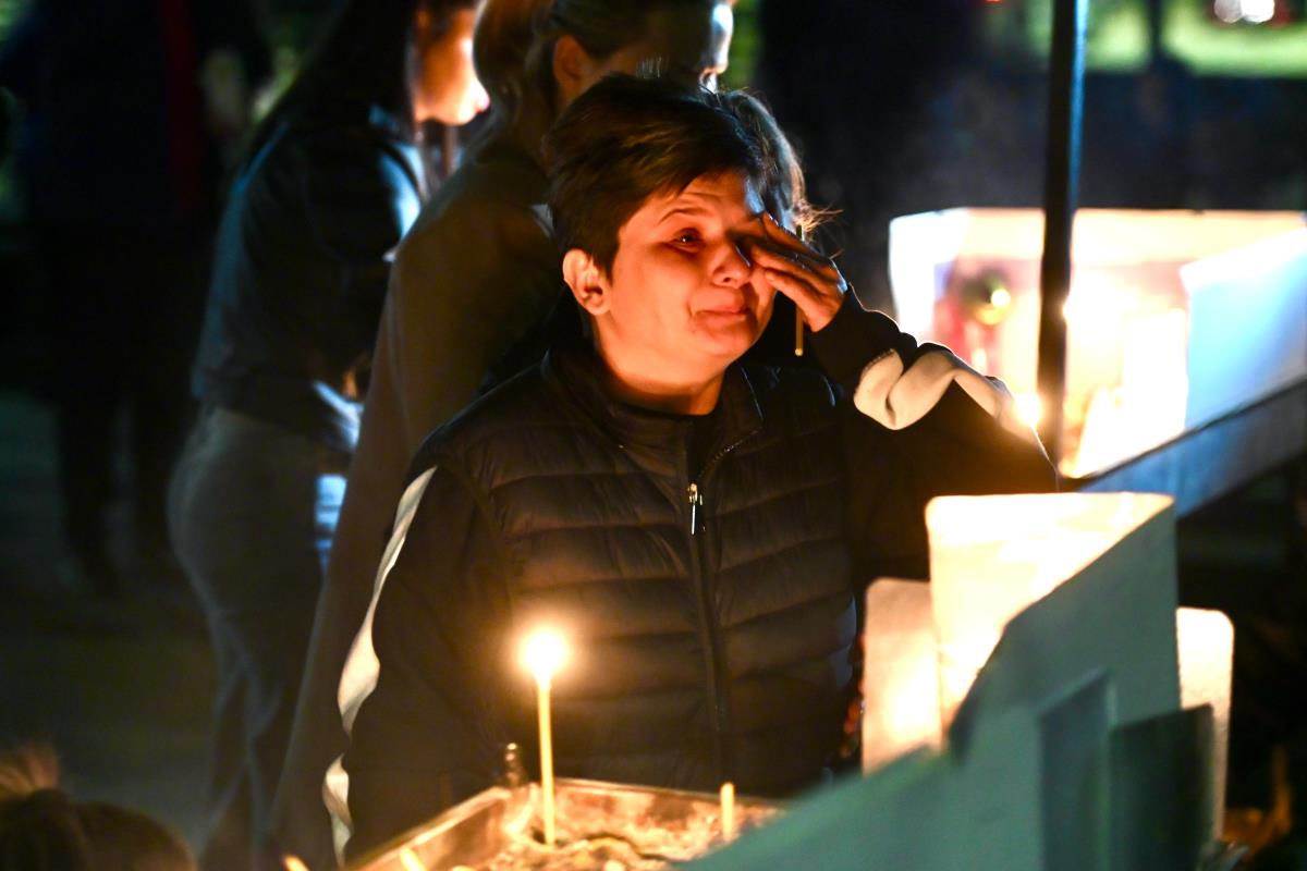 Građani odaju poštu nastradalima u Kočanima (7).jpg