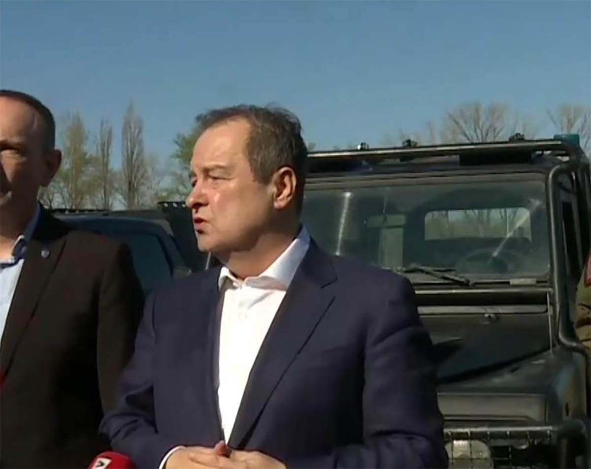 Zvučni top, Ivica Dačić