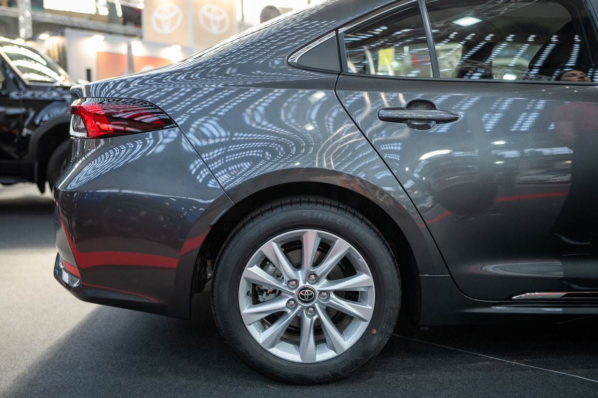 Toyota Corolla (5).jpg