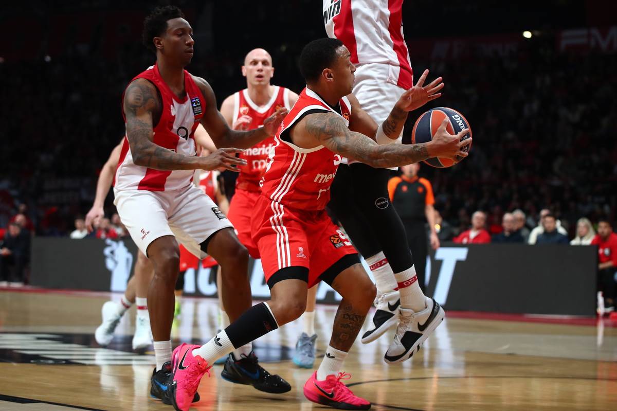 Olimpijakos Crvena zvezda (9).jpg