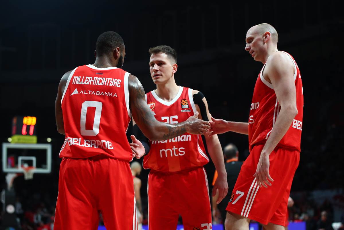 Olimpijakos Crvena zvezda (7).jpg