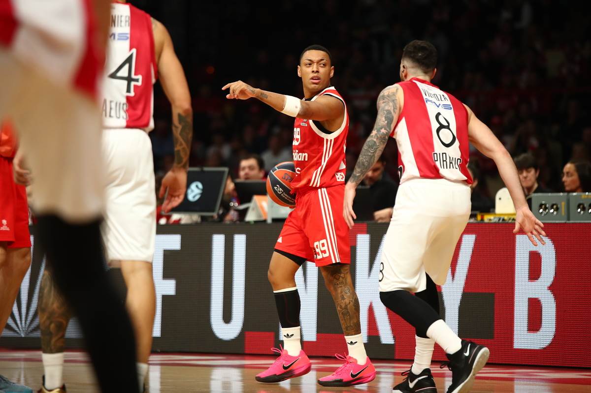 Olimpijakos Crvena zvezda (6).jpg