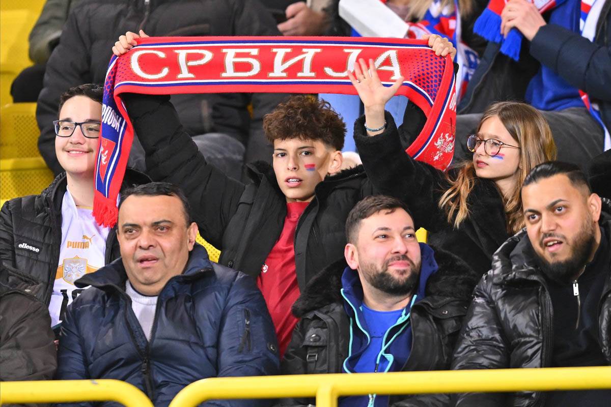 Navijači Srbije (3).jpg