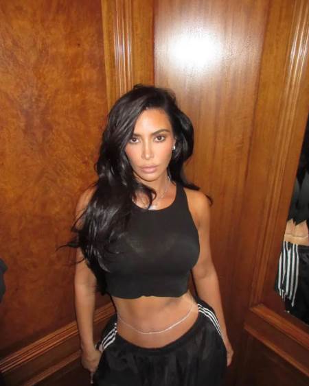 Kim Kardašijan, Pupak (1).png