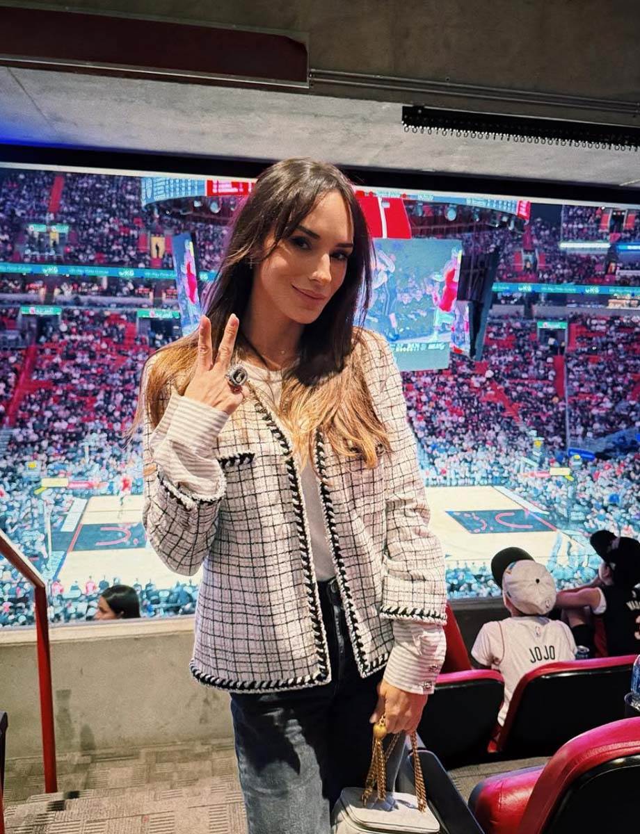 Niki Spolstra, žena Erika Spolstre 6.jpg