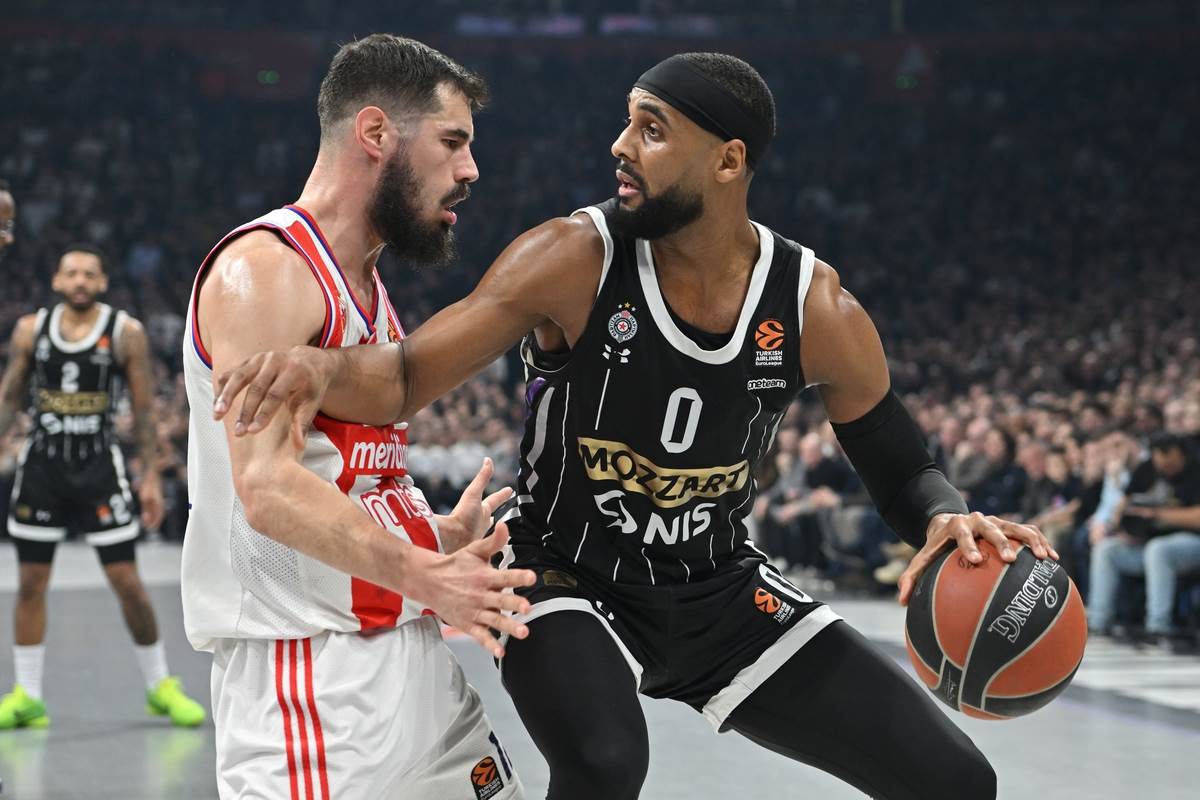 Nikola Kalinić i Brendon Dejvis.