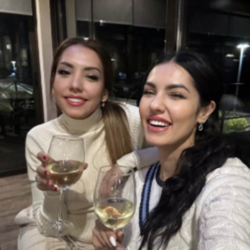 Tanja Savić dočekala ponoć u kafani sa sinovima