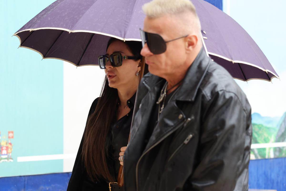 Ceca Ražnatović na komemoraciji bratu Viki Miljković sa kolegom iz Granda