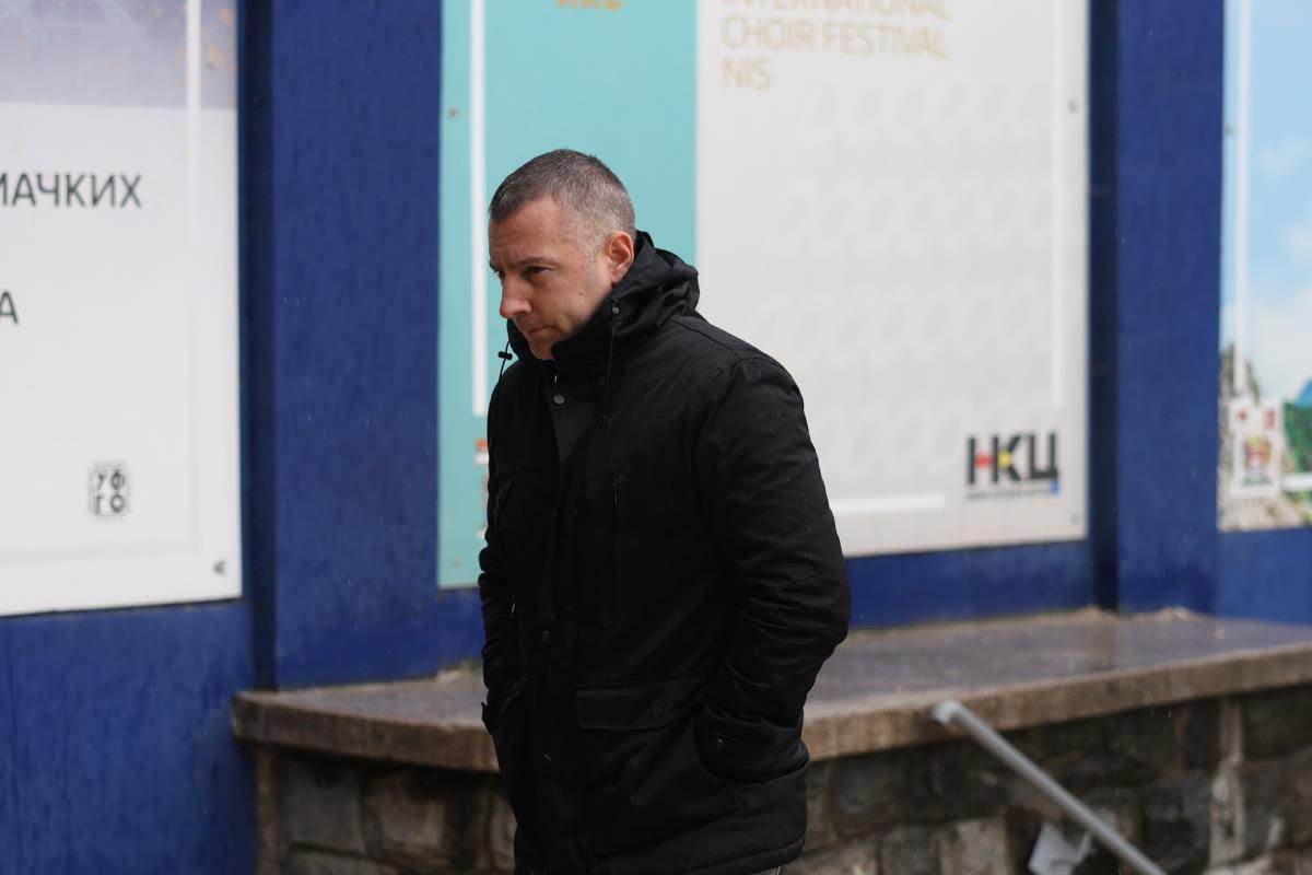 Ceca Ražnatović na komemoraciji bratu Viki Miljković sa kolegom iz Granda