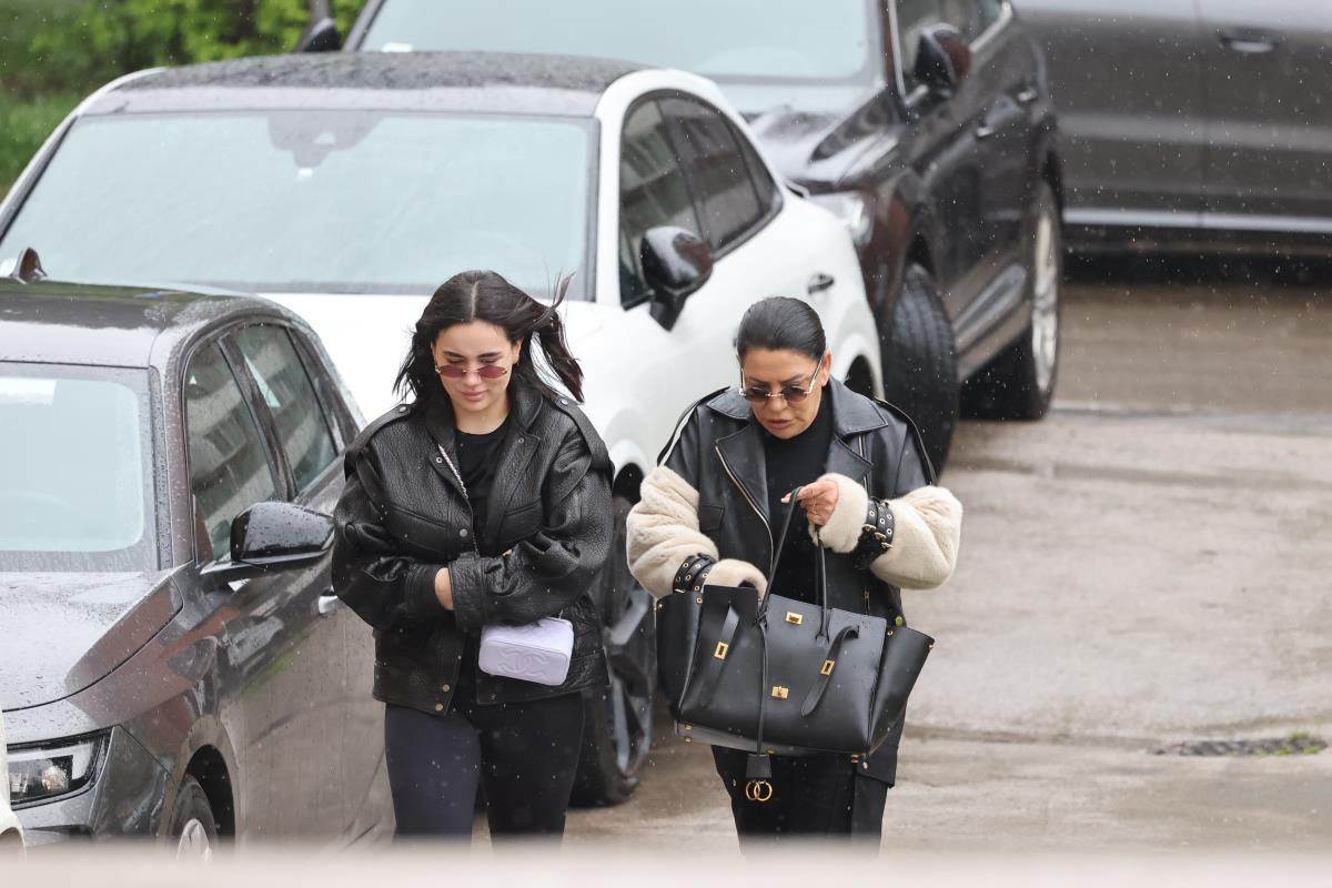 Ceca Ražnatović na komemoraciji bratu Viki Miljković sa kolegom iz Granda