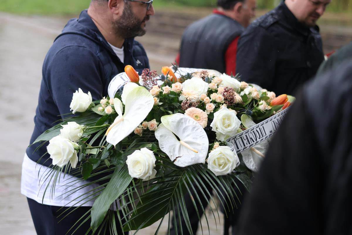 Viki Miljković sahrana brata Vladice 6.jpg