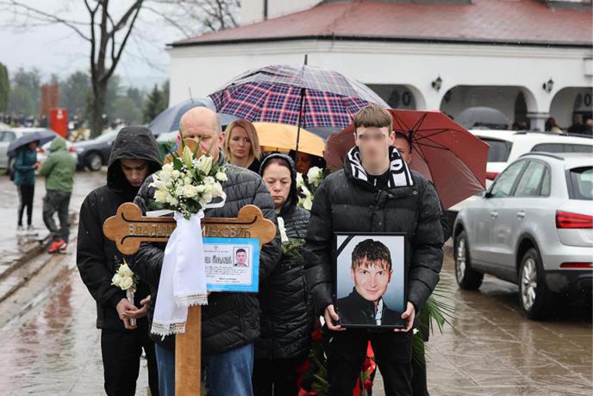 Viki Miljković sahrana brata Vladice 14.jpg