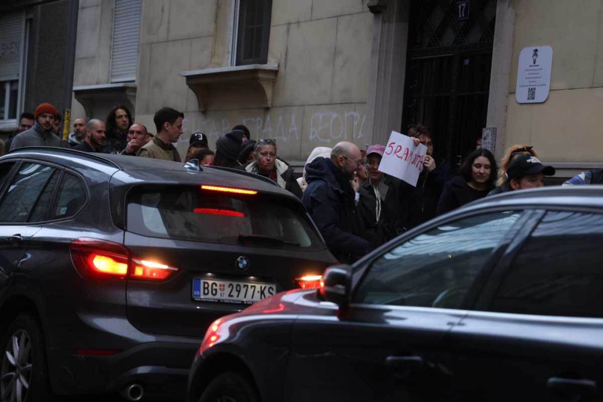 napad na redakciju Kurira (3).jpg