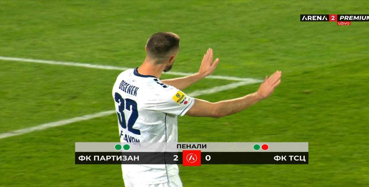 Miloš Degenek provokacija na meču sa Partizanom (4).jpg