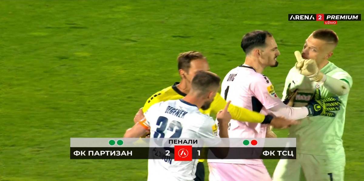 Miloš Degenek provokacija na meču sa Partizanom (6).jpg