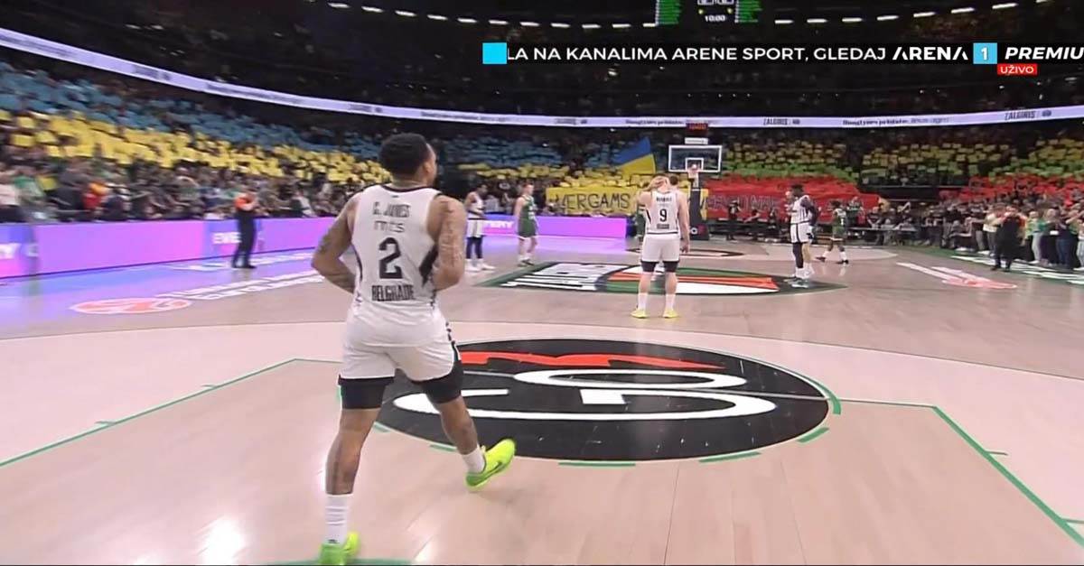 Zastave Ukrajine na meču Partizana 4.jpg