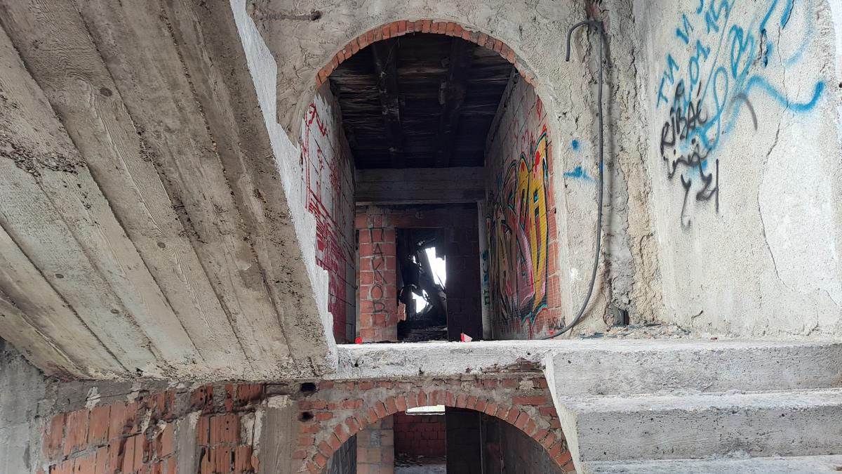 Hotel Željka Ražnatovića Arkana na Zvezdari propada