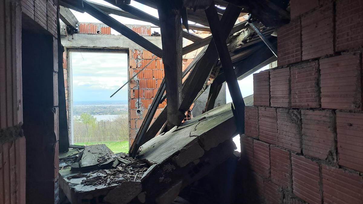 Hotel Željka Ražnatovića Arkana na Zvezdari propada