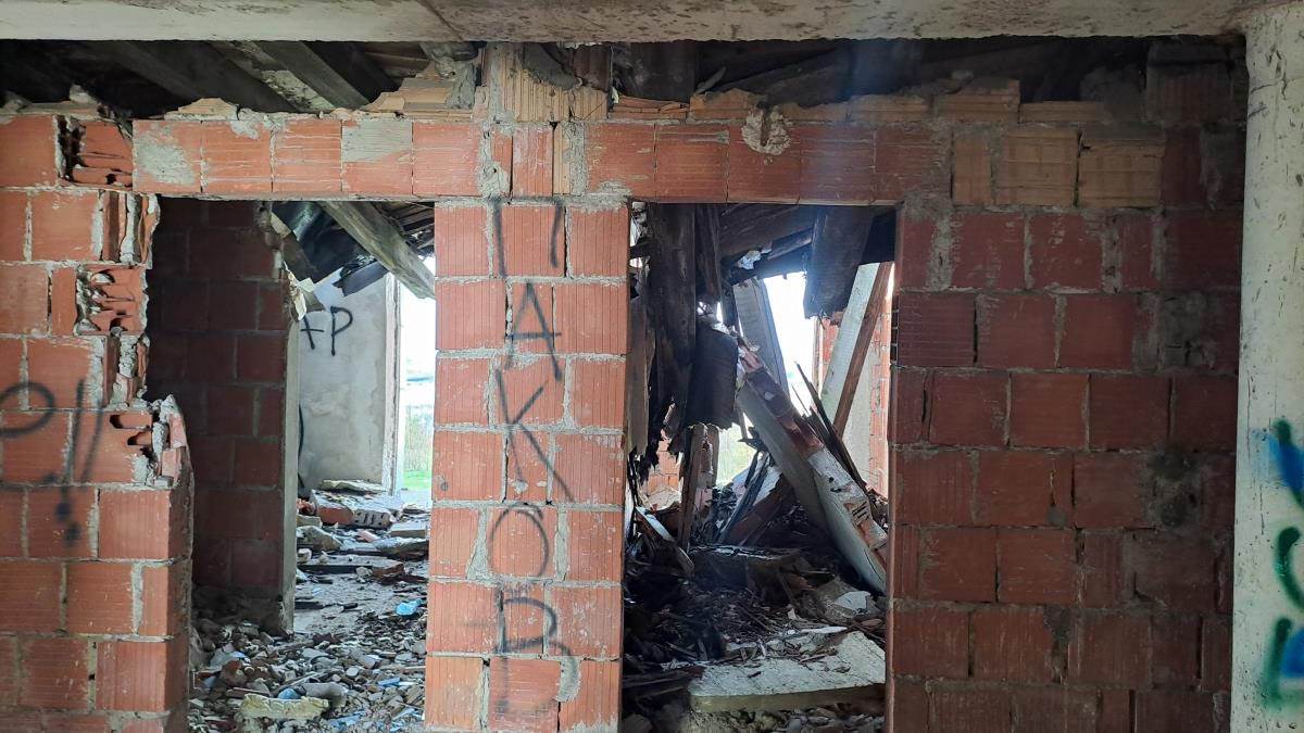 Hotel Željka Ražnatovića Arkana na Zvezdari propada