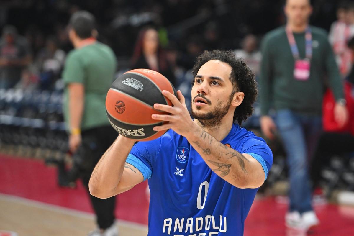 Šejn Larkin šutira u Areni